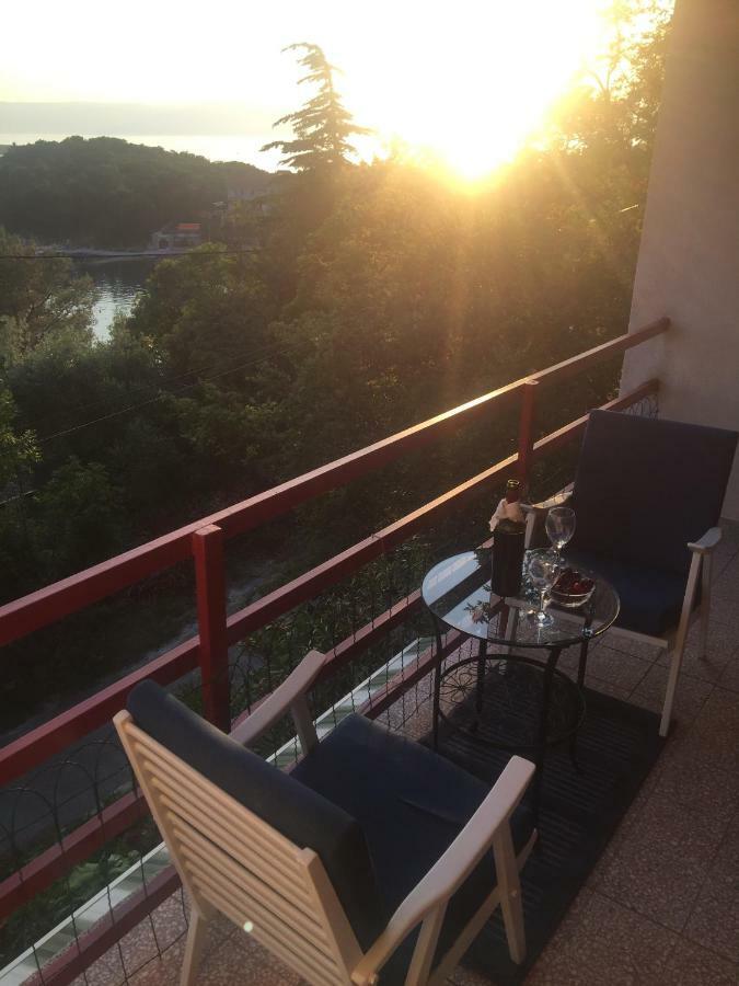 Apartman Cvenkica Omišalj Eksteriør billede